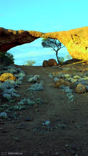 London Bridge, Sandstone, WA. 
